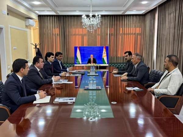 Ширкати эронӣ дар Тоҷикистон корхонаи лифту эскалатор месозад