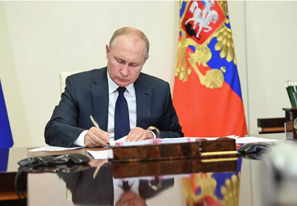 Путин подписал закон о переименовании Ростова