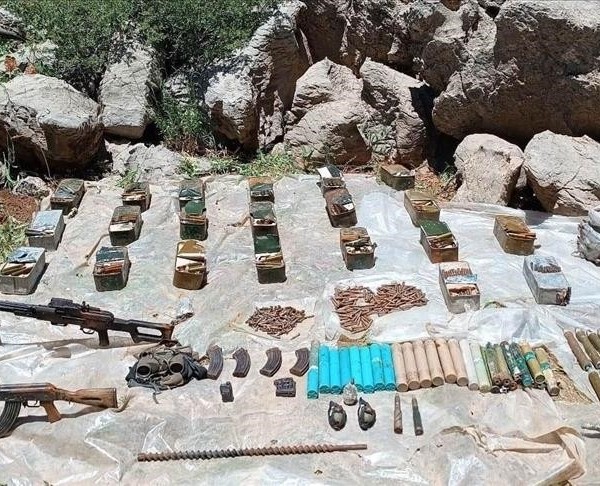 Турецкие военные изъяли арсенал террористов Рабочей Партии Курдистана на севере Ирака 